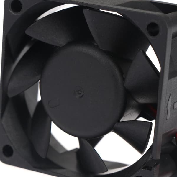 1 stk D60BV-12 køler til Y.L.Fan DC12V 0.50A 60*60*20MM 6CM 2 ledninger