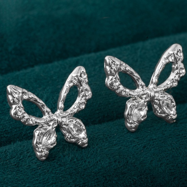 Light Luxury Elegant Butterfly Stud øreringe til damemode 2pcs