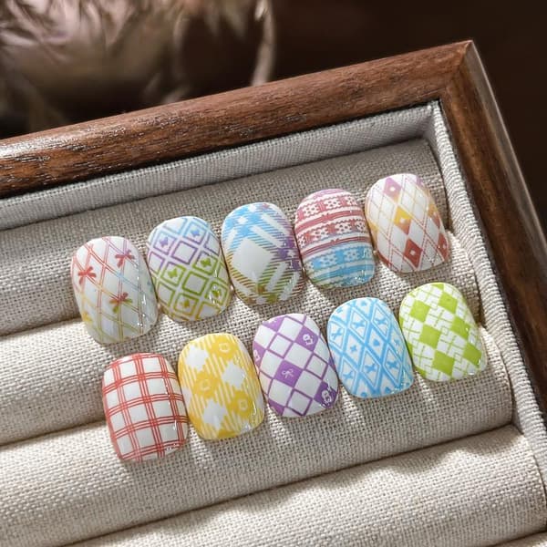 Grid neglestemplingsplater rutete linje stripe blomsterdesign negl