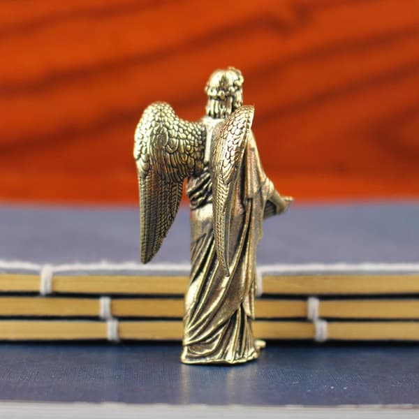 Messingstatue av en engel - Liten kreativ bronsepynt A