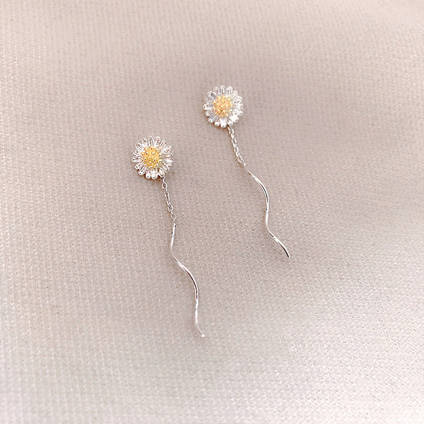 1 Par Enkla Små Wave Daisy Flower Örhängen Lätt Lyx Lång
