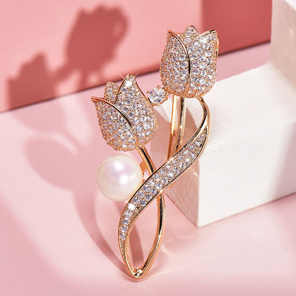 Fashion Zircon Tulip Brosje Pin For Ryggsekk Krage Lapel Pin P Silver