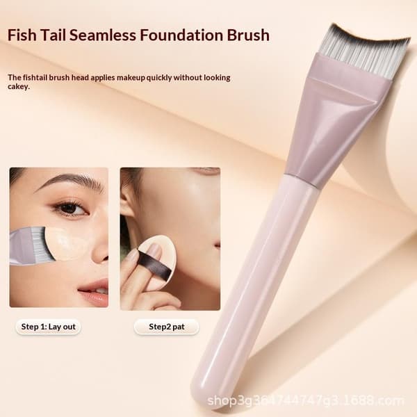 Foundationborste och sminkpalett puderpuffset Foundation F