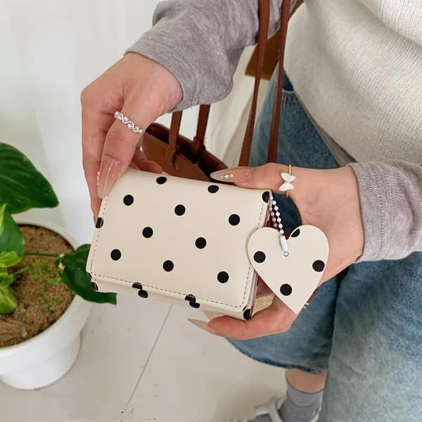 e Polka Dot PU læderpung med hjertevedhæng stor kapacitet A2