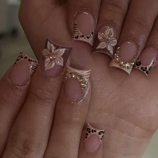 24PCS Ankfötter Press On Nails Med 3D Blommig Leopardtryck Gol