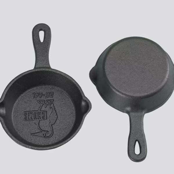 8,5 cm støbejerns non-stick æggepande oliedryppande til