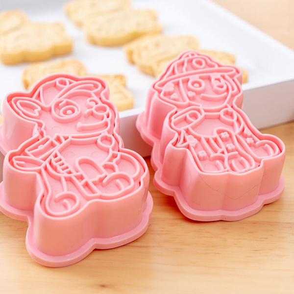 6PC Hundebakeformsett DIY 3D tegneseriefigur Modell Cookie ters 6pcs/lot