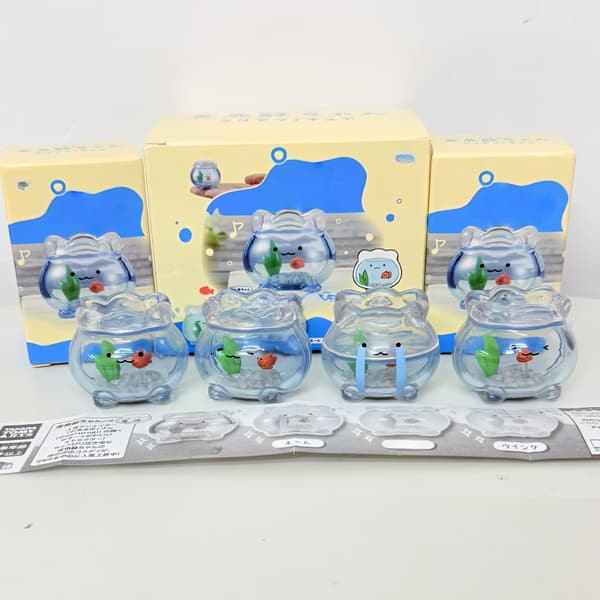 1 kpl mini läpinäkyvä kultakalakulho Jun Expression Blind Box Mi