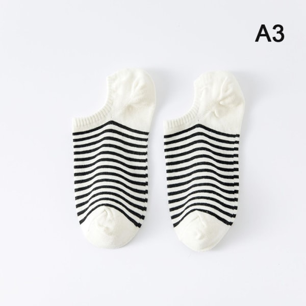 Raidalliset Invisible Socks Yksinkertainen ja monipuolinen College Combed Cot A3