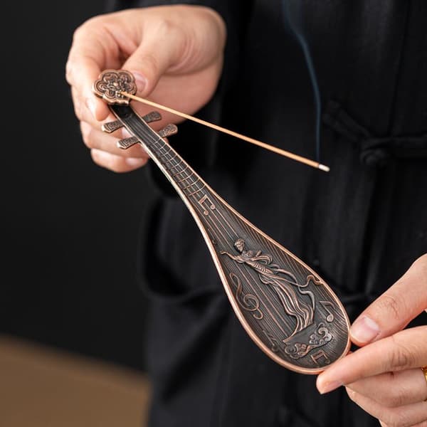 1 stk Pipa-formet røkelsespinneholder Metall røkelsesbrennerbrett A3