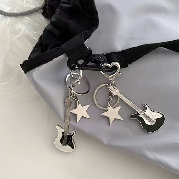 Electric Guitar Star Pendant Bass Avaimenperä Retro Sweet and Cool Black
