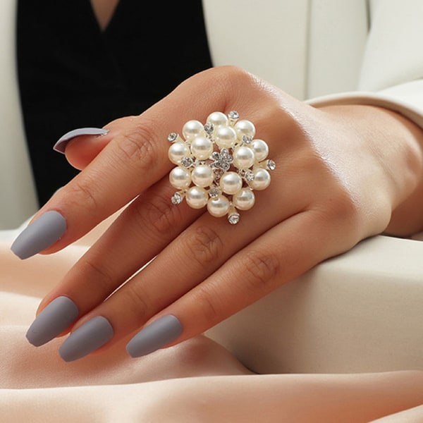 Tyylikäs valkoinen helmi kristallikukka naisten sormus korujen tarvikkeet C