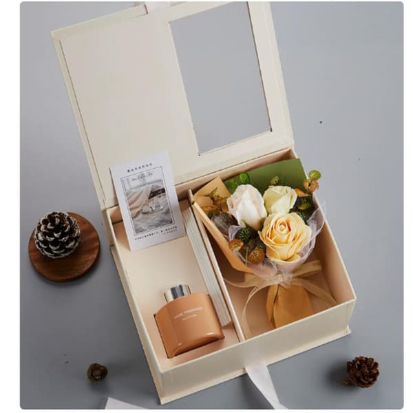 Bukett med roser såpeblomst gaveeske Valentinsdagsgave 3
