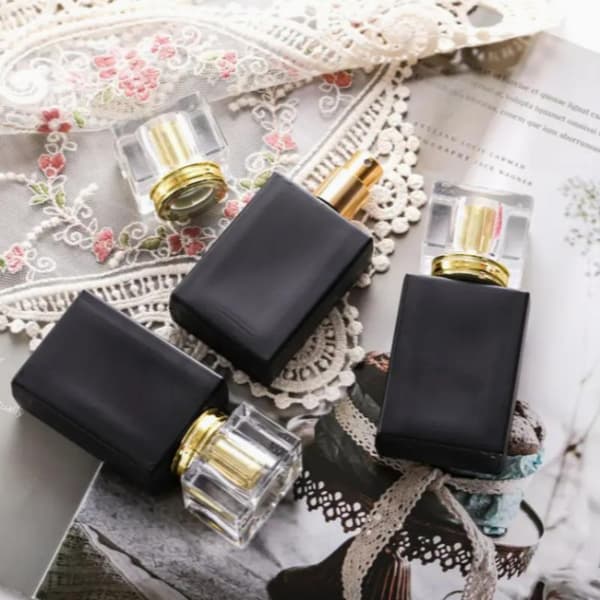 30/50ML Påfyllbar Parfyme Atomizer Tom Flat Glass Sprayflaske 30ML