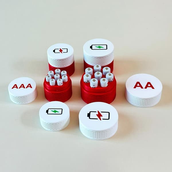 AAA/AA batteriförvaringslåda (batterier ingår ej) Batterikontainer A2