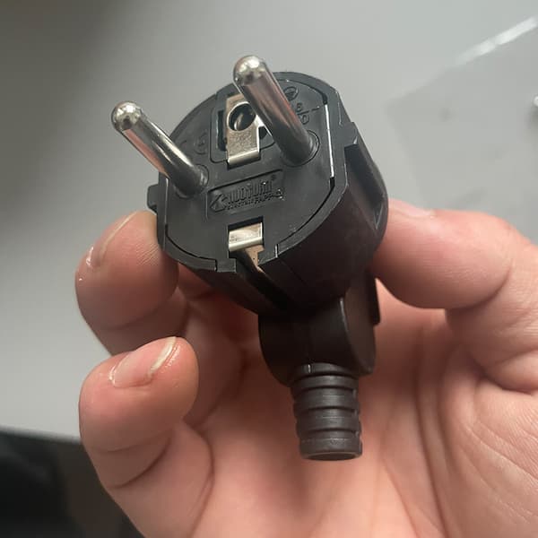 EU AC strømadapterstik 16A 250V stikkabel Elektrisk Black