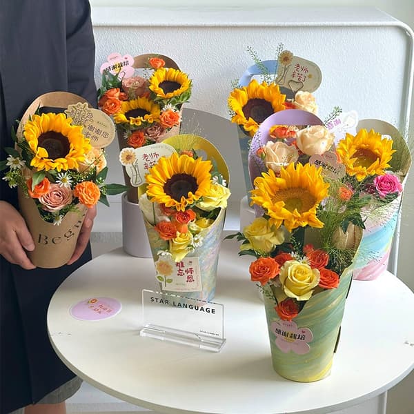 1/3 st Kraftpappershandväska Vattentät presentförpackning Handväska Blomster P E 3Pcs