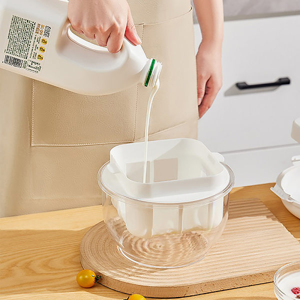 1 stk gresk yoghurt sil med finmasket sil og lokk ost yoghurt