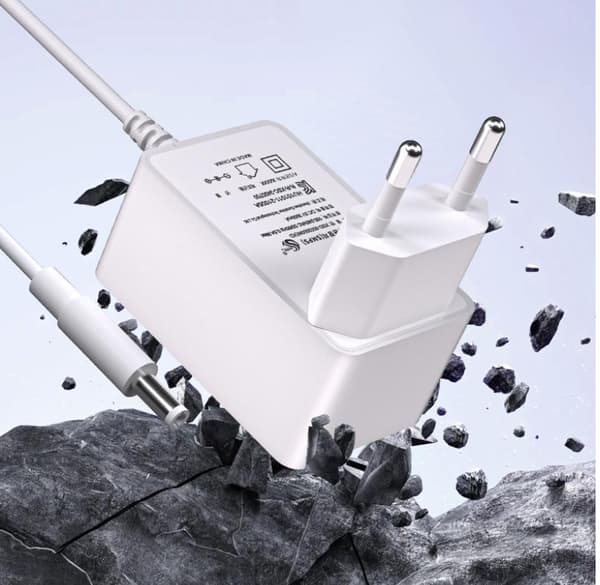 Strømadapter AC 100v-240v DC 12V 1A Bærbar Pluggdriver Strøm EU