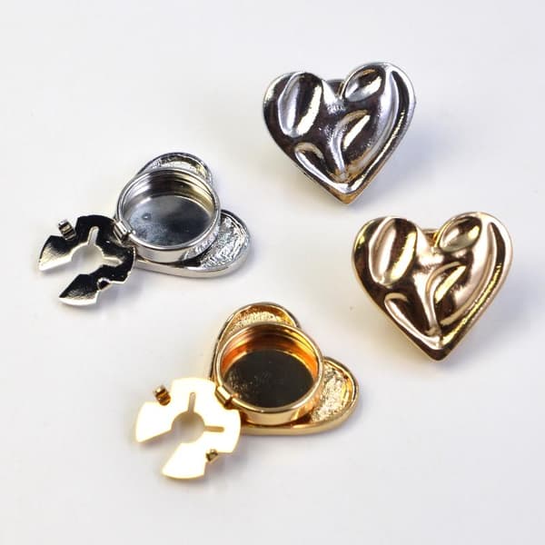 Stilfulde hjerteformede manchetknapper i metal A