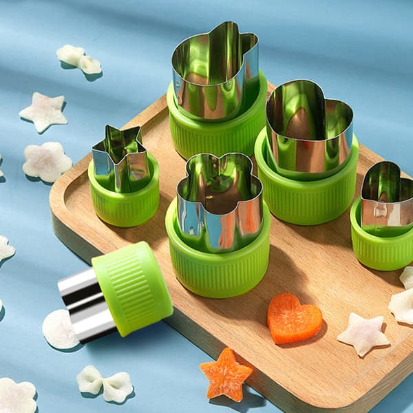 Grønnsaksfrukt ter Rustfritt stål Blomster Tegneserie Shape Mold 9pcs-Green