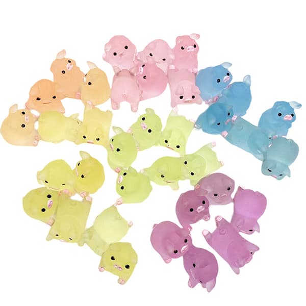1/5 stk Mini Luminous Piggy Decor Car Dashboard Hjemmepynt D 5pcs