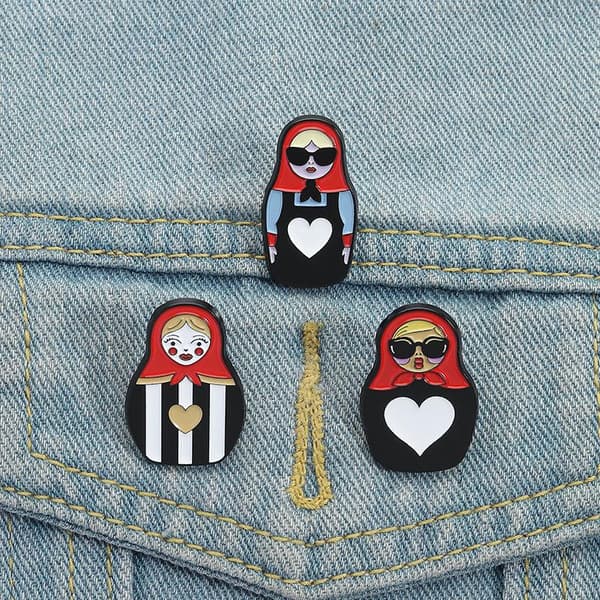 3/4 st personlig rysk \"nesting doll\"-formad brosch minnessak A2