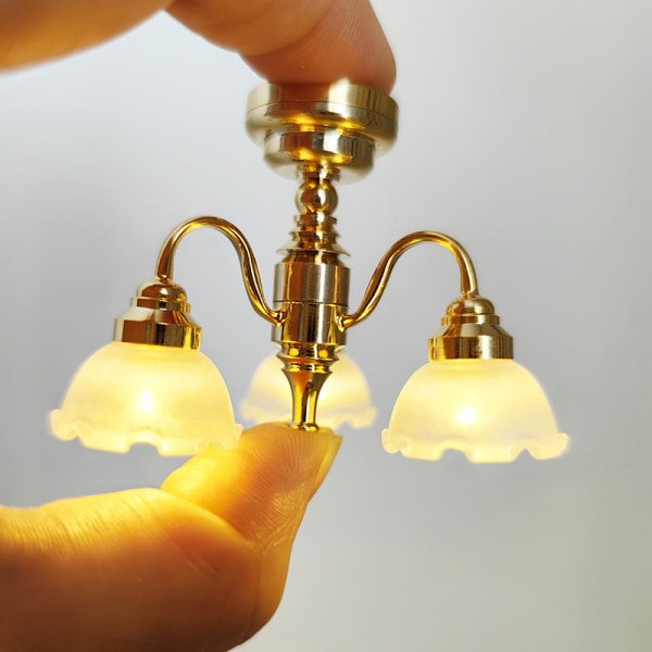 1:12 Dukkehus Miniatyr LED gylden taklampe Lysekronepels