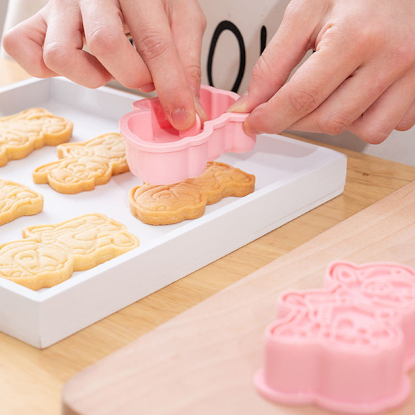 6PC Hundebakeformsett DIY 3D tegneseriefigur Modell Cookie ters 6pcs/lot
