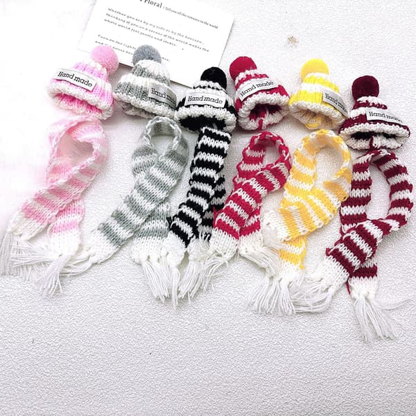 1 Set Dockhus Mini Julhattar & Scarfs - Stickade & Trendiga A1