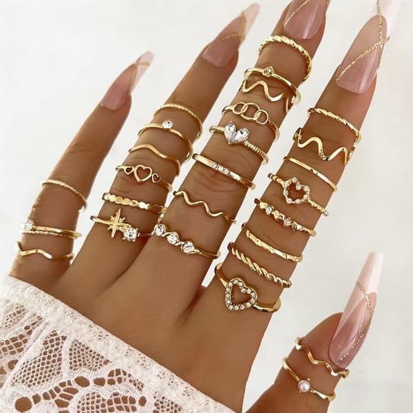 28 STK Legering Stablebar Ringsett Skinnende Rhinestone Hjerte Stjerne Des A3