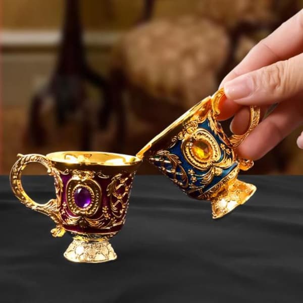 Retro europeisk legeringsbeger preget emalje mini brennevin vinglass A9