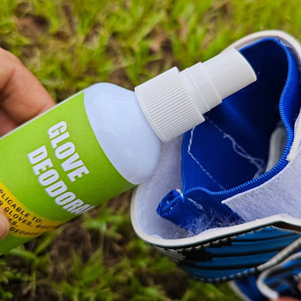 100 ml målmandshandske spray deodorizer fjerner lugt til fodbold
