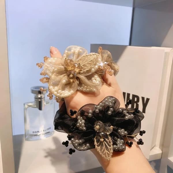 1 st ny hårscrunchie med blom- och bladdesign med strass A2