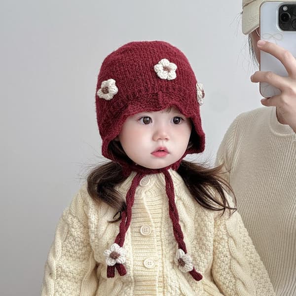 Baby Småbarn Flickor Mjuk Stickad Vintermössa e Blomdekor Öronlapp A1