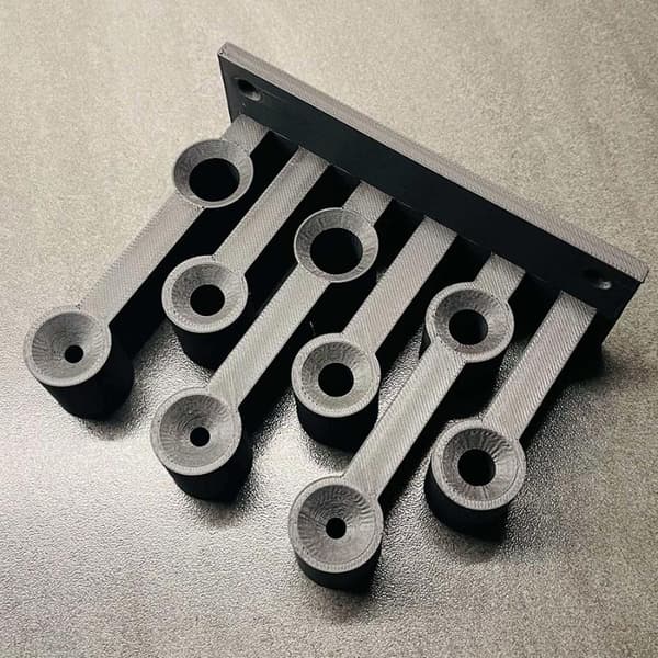 1 stk 9-spors veggfeste 3D-printet holder B