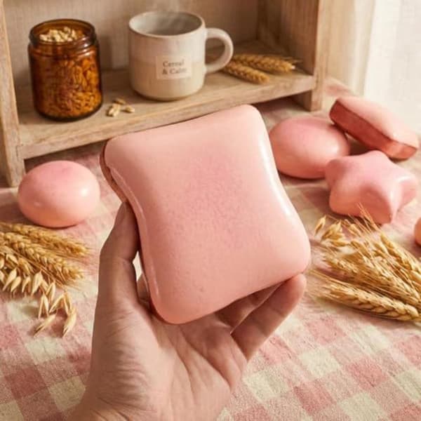 Pehmeä simuloitu paahtoleipäleluleipä Fidget-lelu A4