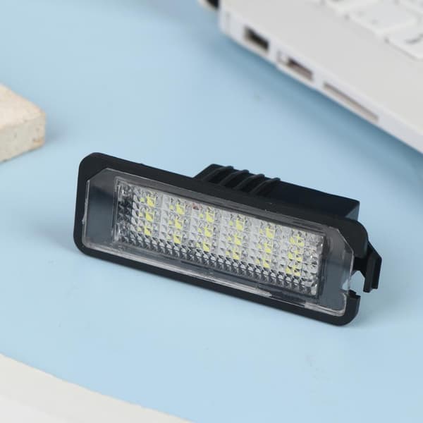 1/2st 12V Bilens LED-registreringsskyltsbelysning för CC Eos Golf 4 5 6 1pcs