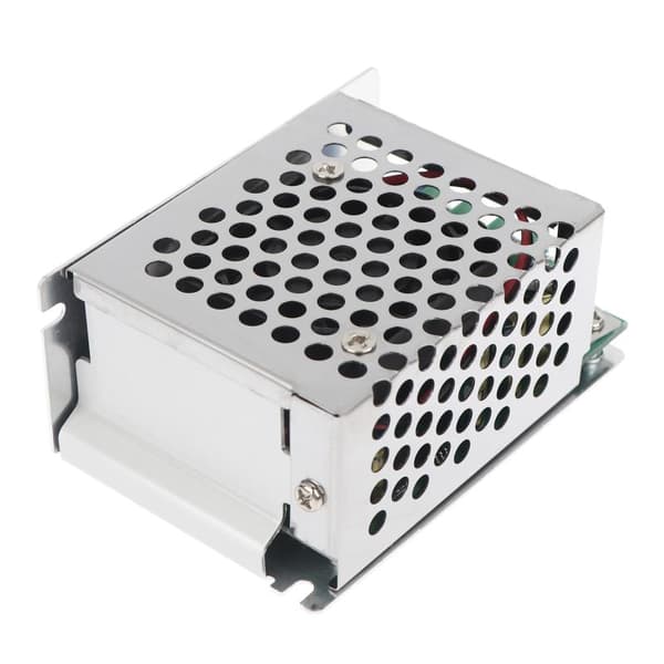 1 stk. høyeffekts justerbar DC-DC nedkonverter 12-75V til Onesize