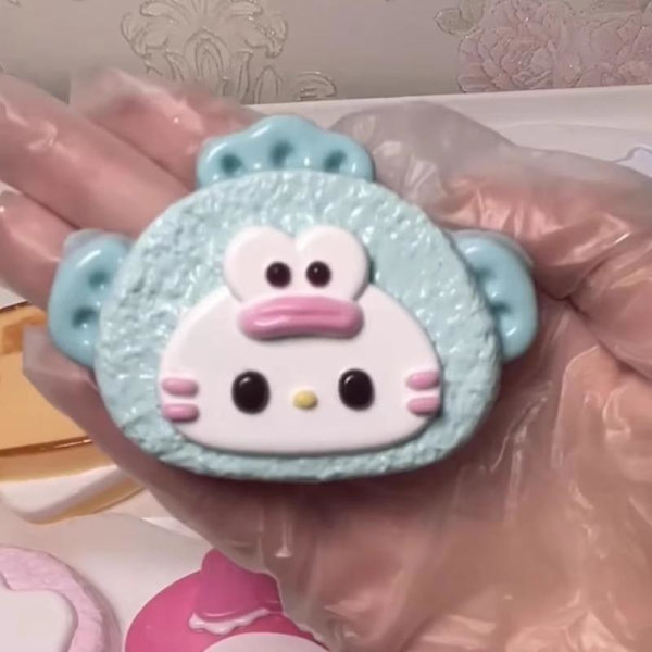 1 st Hangyodon HelloKitty tecknad klämbar långsam återhämtning dekompression A1