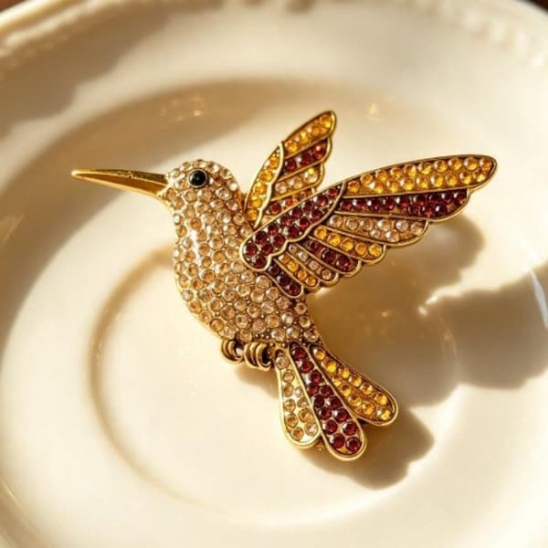 Glittrande Kolibri Brosch med Strass, Glänsande Flerfärgad Design A2