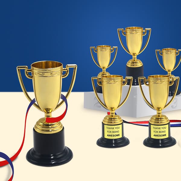5 st Plast Golden Mini Award Trophy Leksaker Priser för barn Birt A