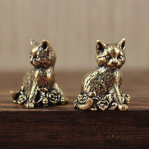 Kattfigur i mässing A2