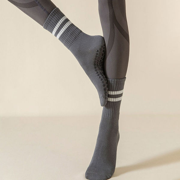 Randig yogastrumpa kvinnors mid-tube strumpor halkfri silikon indo dark gray