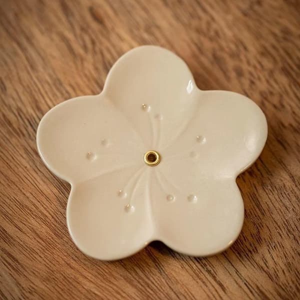 Keramiske blomsterformede røkelsespinneholdere med askefanger A1