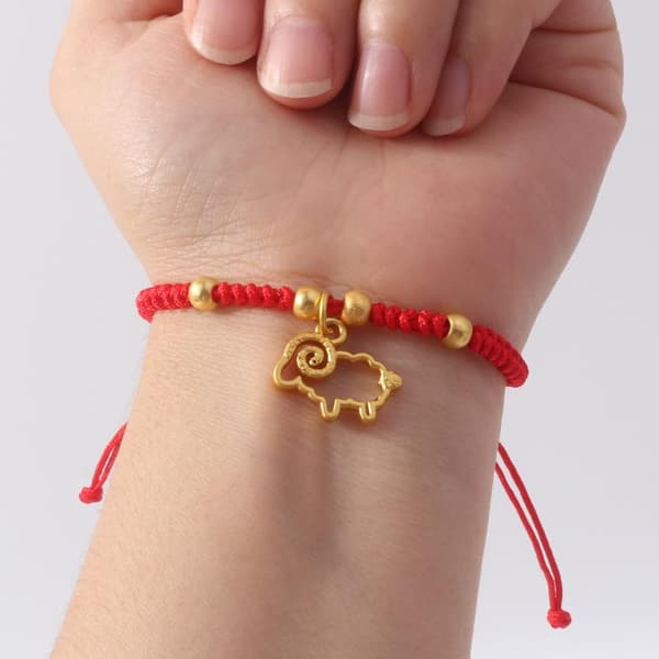 Handgjort rött snörearmband Guldpläterade zodiakfårberlocker Annons A9
