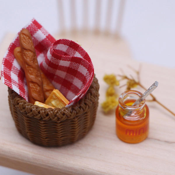 1/12 Nukkekodin simulaatioleipä Hunaja Picnic Basket Set Dollhou