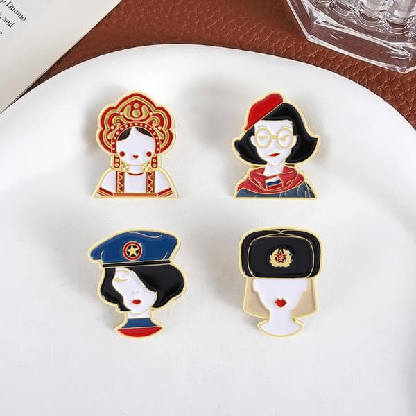 3/4 st personlig rysk \"nesting doll\"-formad brosch minnessak A1
