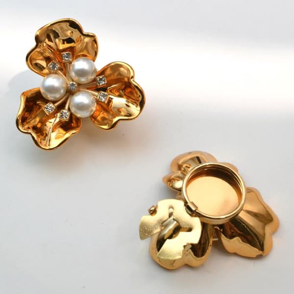 Trebladet Blomst Perle Manchetknapper Rhinestone-udsmykkede Clips A2