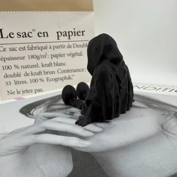 Spøkelsesstatuepynt Ansiktsløst spøkelse 3D-printet gotisk død St Black